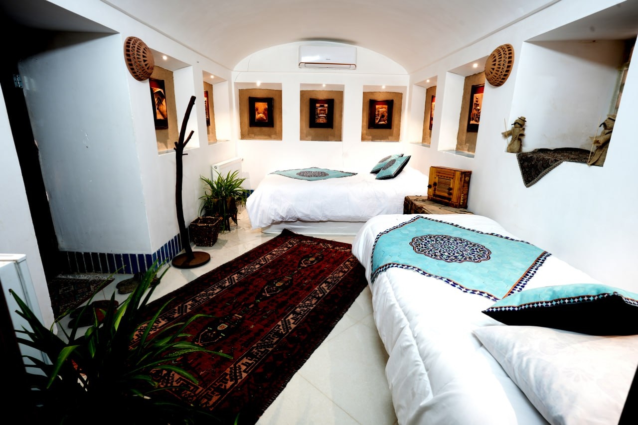 اجاره بوتیک هتل سنتی در امیرچخماق یزد- گل و دل