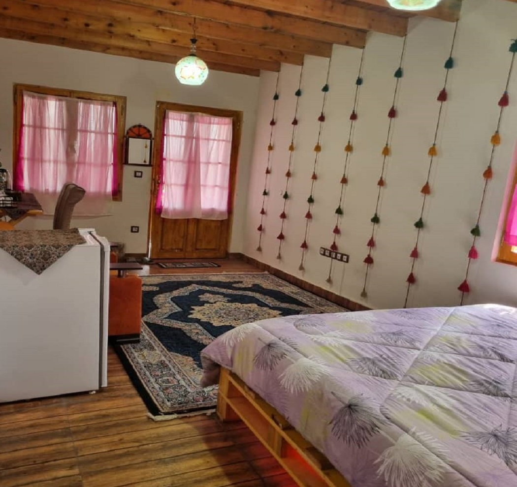 اجاره اتاق بوم گردی در روستای لیشاوندان رشت - 1  ویو برکه آب