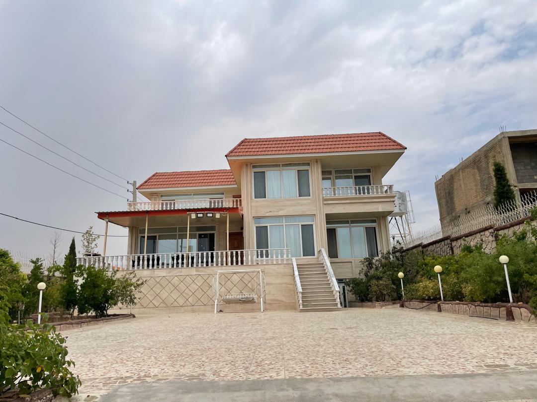 اجاره ویلا با استخر آبگرم در صدرا شیراز - دنا