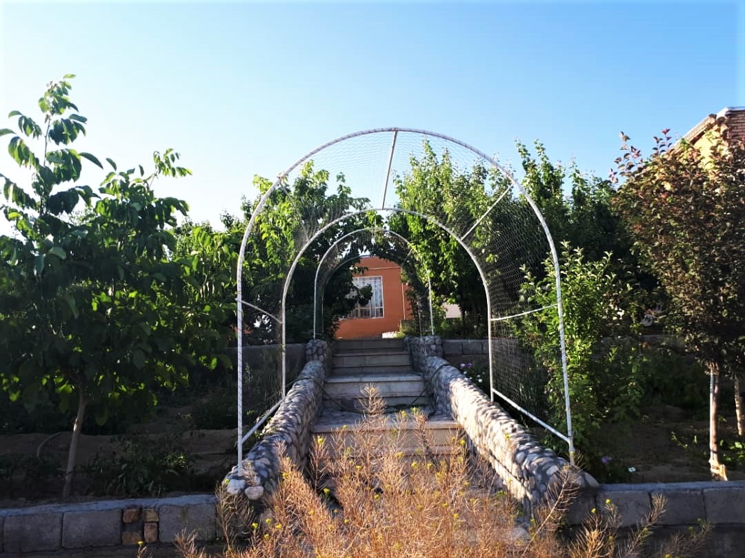 اجاره خانه باغ دوخوابه خارج از دهکده چادگان - سادات100 متری