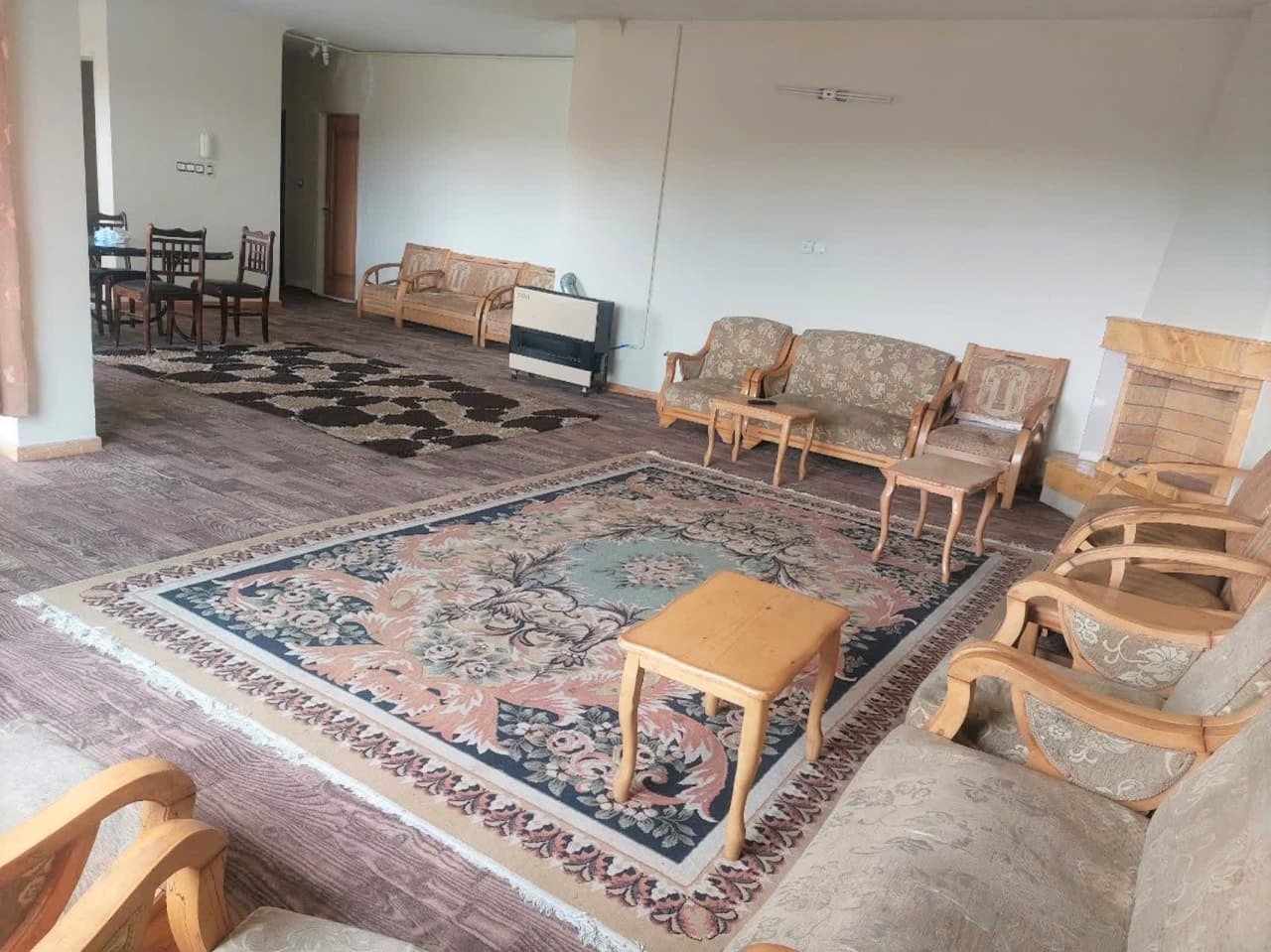 اجاره آپارتمان ویلایی دو خوابه  در دهکده چادگان-120 متری