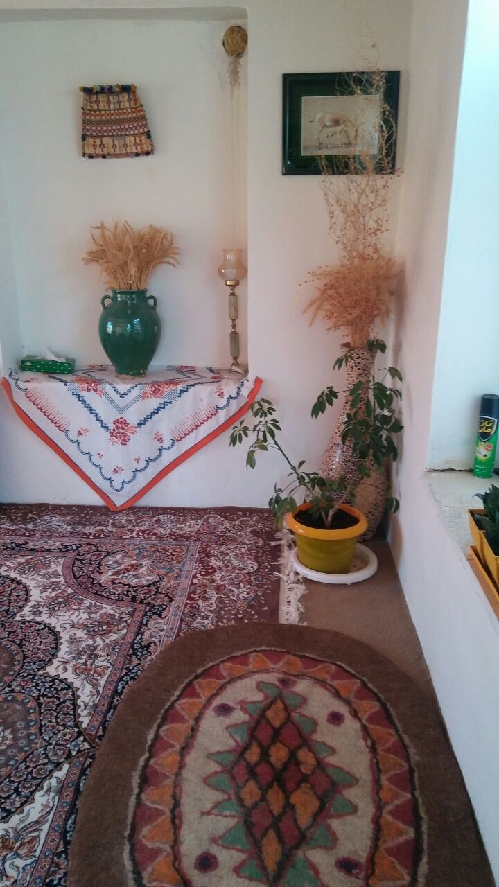 اجاره اقامتگاه و خانه ی بومگردی سنتی در بیارجمند سمنان - اتاق برج 1