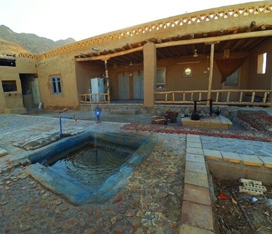 اجاره اقامتگاه و اتاق بومگردی در قلعه بالا بیارجمند  - اتاق 1