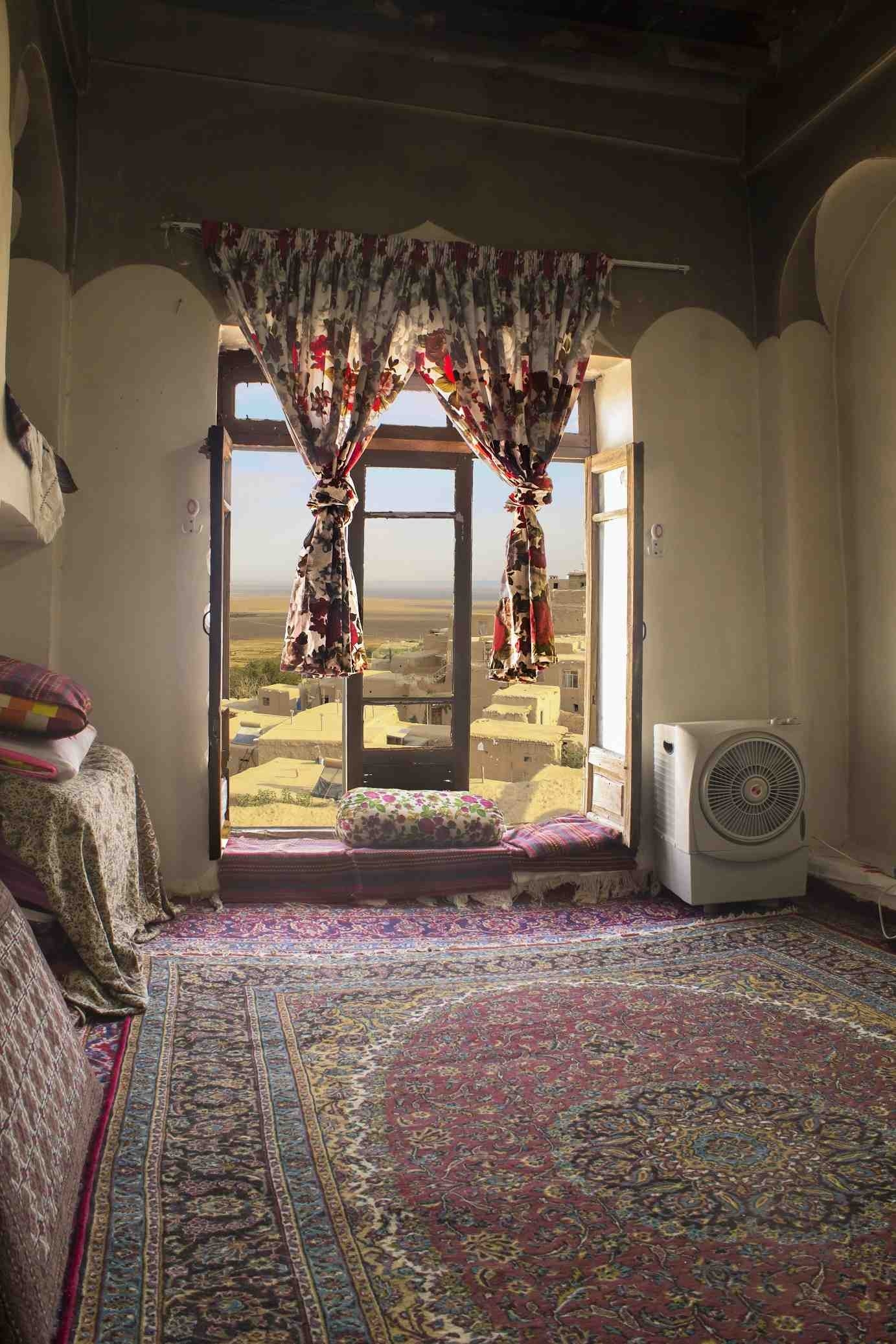 اجاره اقامتگاه بومگردی سنتی در قلعه بالا بیارجمند