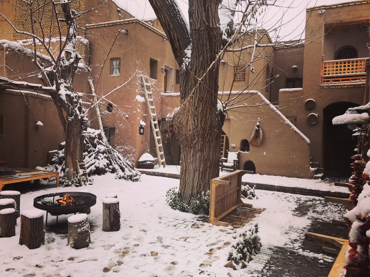 اجاره اتاق 5نفره در نطنز اصفهان - روضه