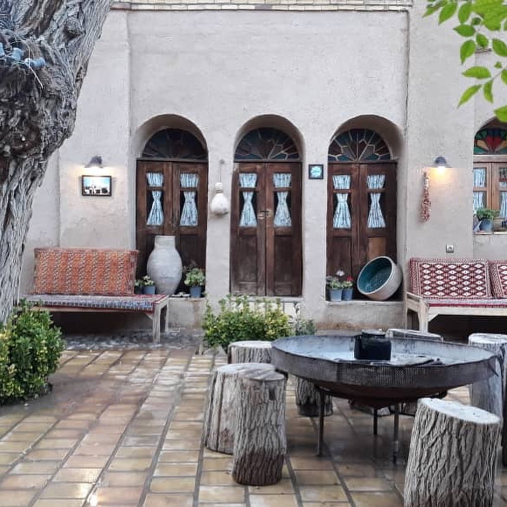 اجاره اقامتگاه بومگردی در نطنز اصفهان - سه دری