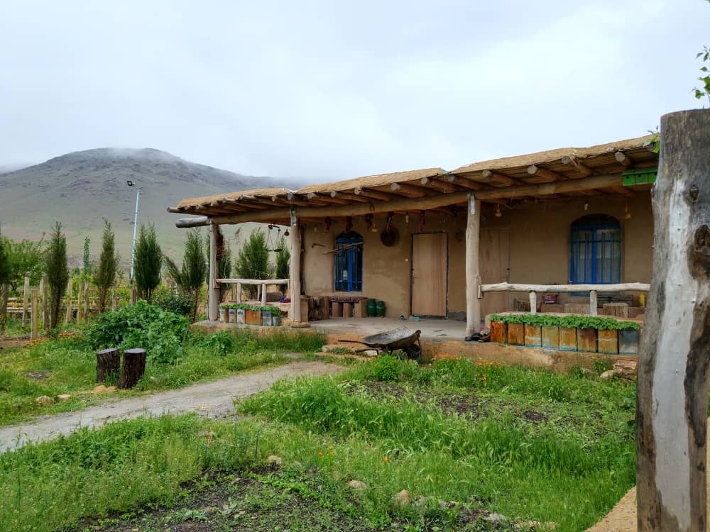 اجاره اقامتگاه بومگردی سنتی در جاده سراب کرمانشاه