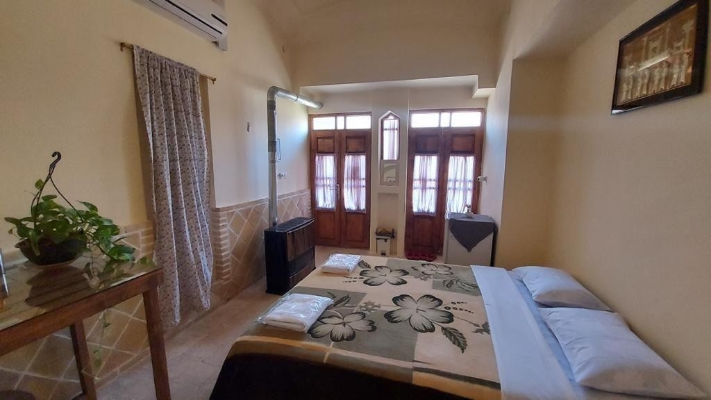 اجاره بومگردی در کمال الملک کاشان - آبانگان