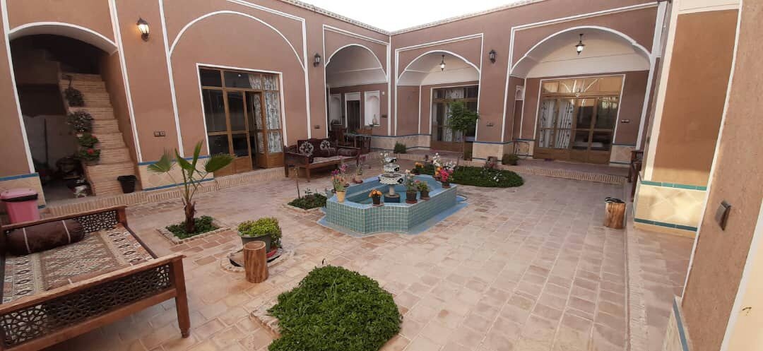 اجاره خانه سنتی اقامتگاه سنتی در ورزنه اصفهان - اتاق 7 کف خواب بدون تخت