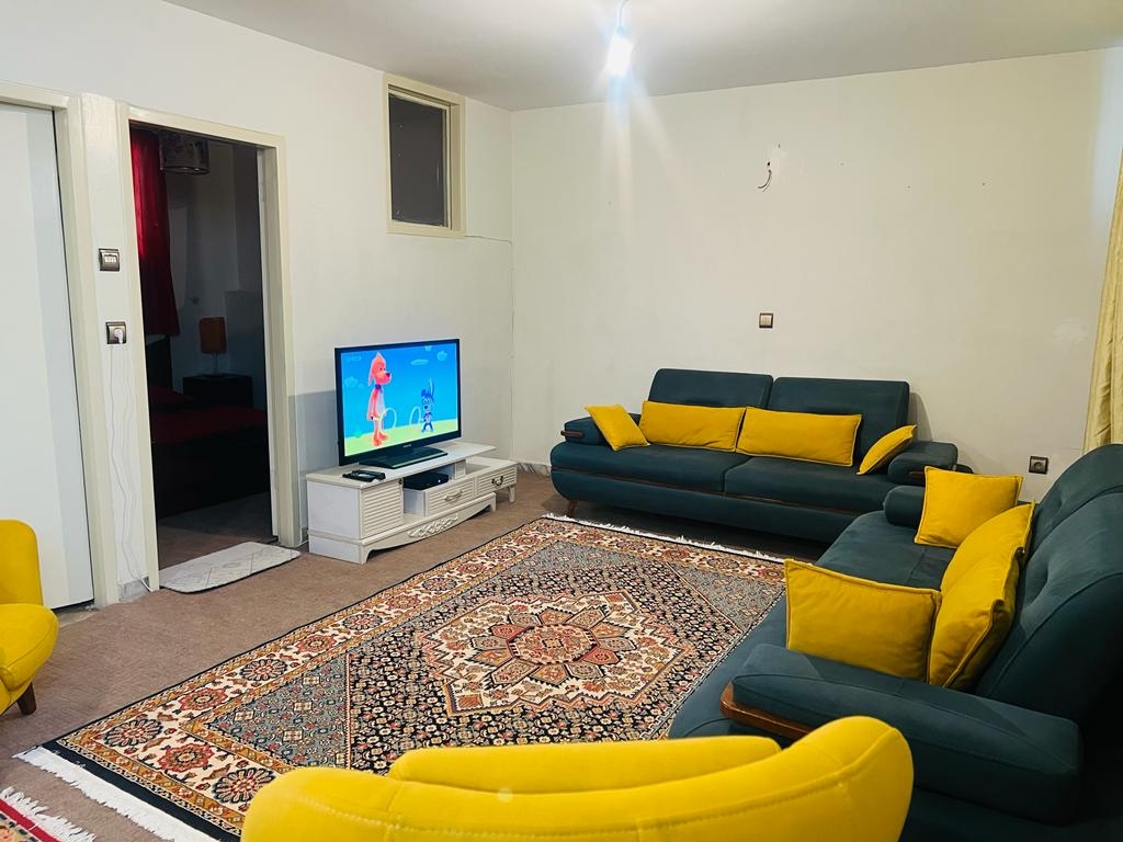 اجاره آپارتمان تک خوابه در شاهین جنوبی زیر همکف - شمال غرب