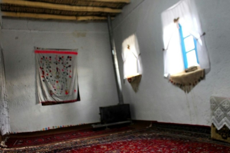 اجاره خانه سنتی در روستای طرق کاشمر-6 متری