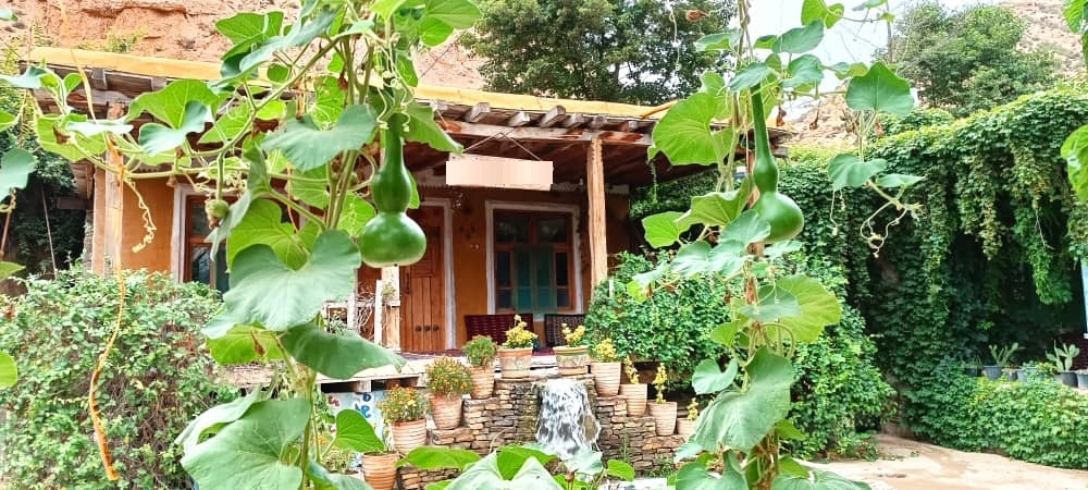 اجاره اقامتگاه سنتی در روستای فارسیان گلستان- اتاق هیرکانی