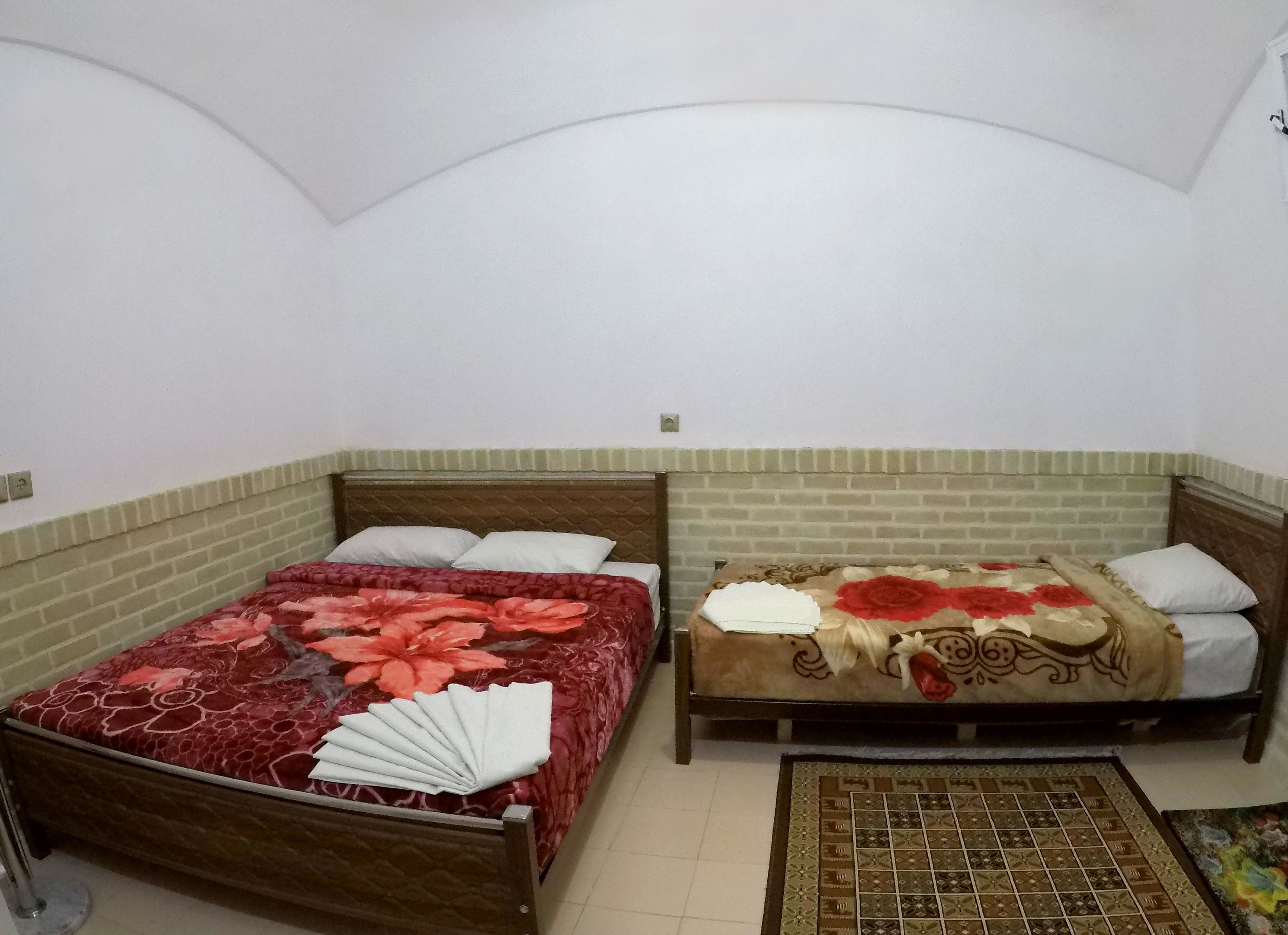 اجاره اتاق بومگردی فاضل نراقی کاشان -3 تخته مستر