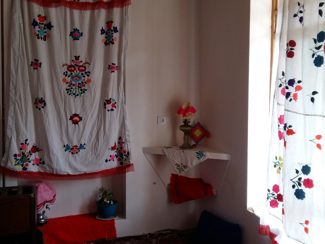 اجاره خانه سنتی در روئین اسفراین  