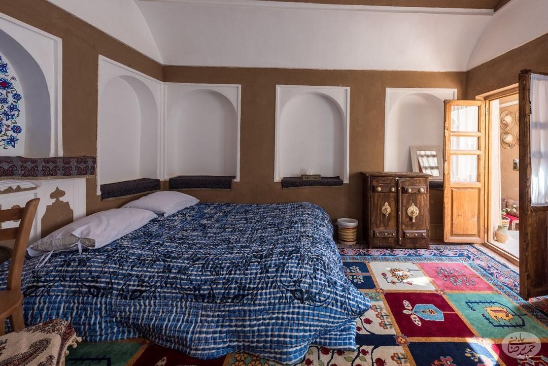 اجاره اتاق سنتی در شهر عقدا - شیرین عقدای