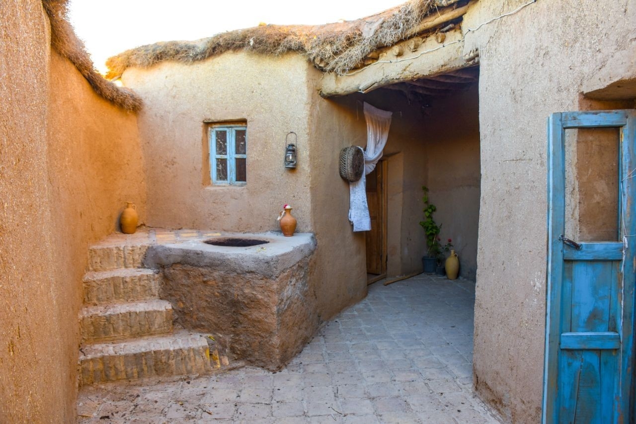 اجاره اقامتگاه بومگردی در ایور کاشمر - ریوش