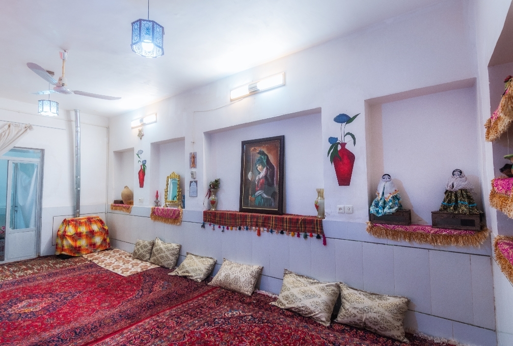 اجاره اقامتگاه بومگردی در دستجرد ورزنه - هرمزد