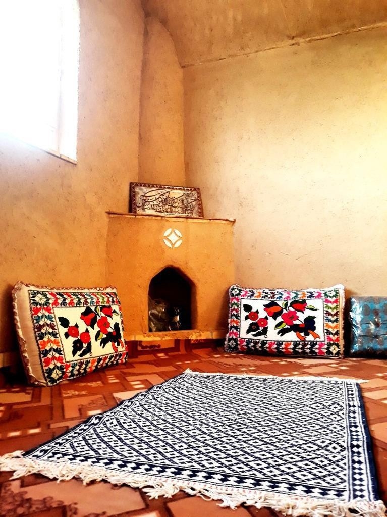 اجاره خانه سنتی در میبد یزد - اتاق لب خندق2