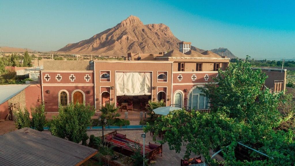 اجاره اتاق سنتی در شهرضا 4نفره- اتاق1