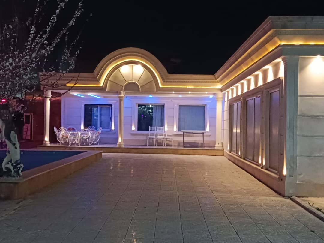 اجاره ویلا استخر رو باز در چهارباغ کرج