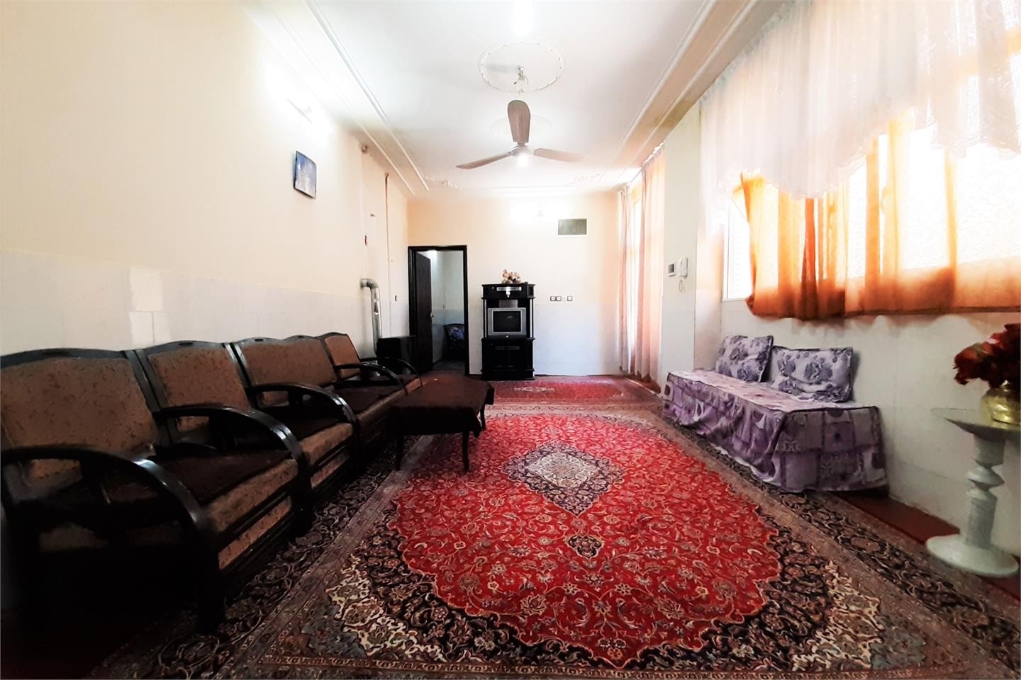 اجاره منزل مبله در لاله شمالی اصفهان-تک خواب همکف