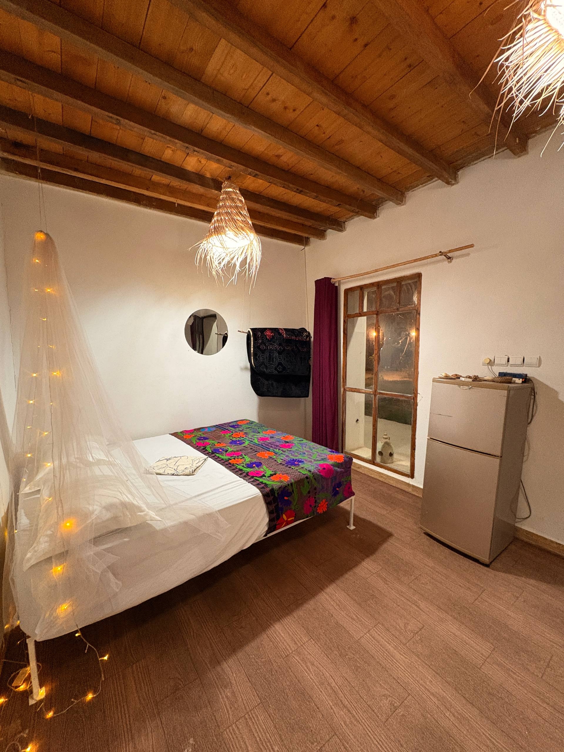 اجاره اتاق بومگردی در باغستان پارسیان - اتاق 6 دوتخته 