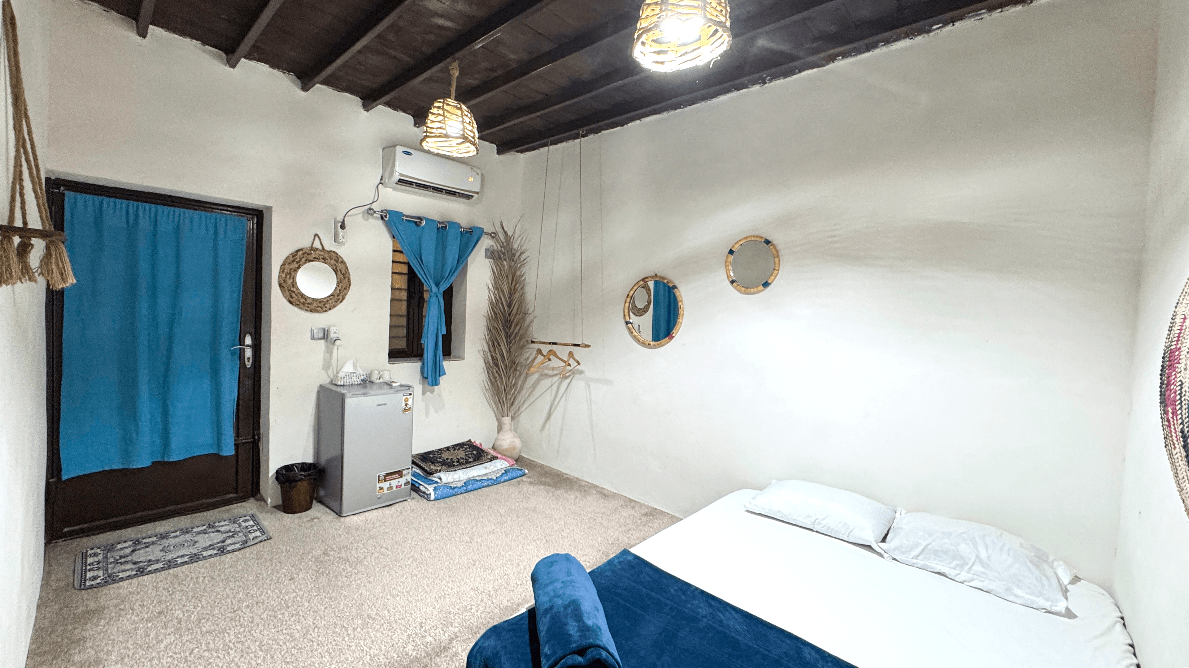 اجاره اقامتگاه بومگردی در روستا جیجیان رمکان قشم - گل ابریشم 