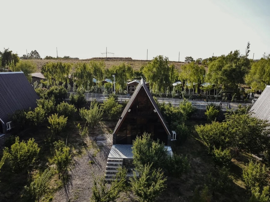 کلبه سوئیسی در نرمه سفلی سمیرم - 1 