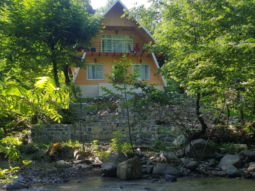 اجاره کلبه چوبی جنگلی در گیجاو