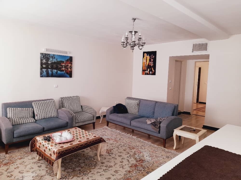 اجاره آپارتمان مبله در فاز شش پرند-دوخوابه طبقه چهار