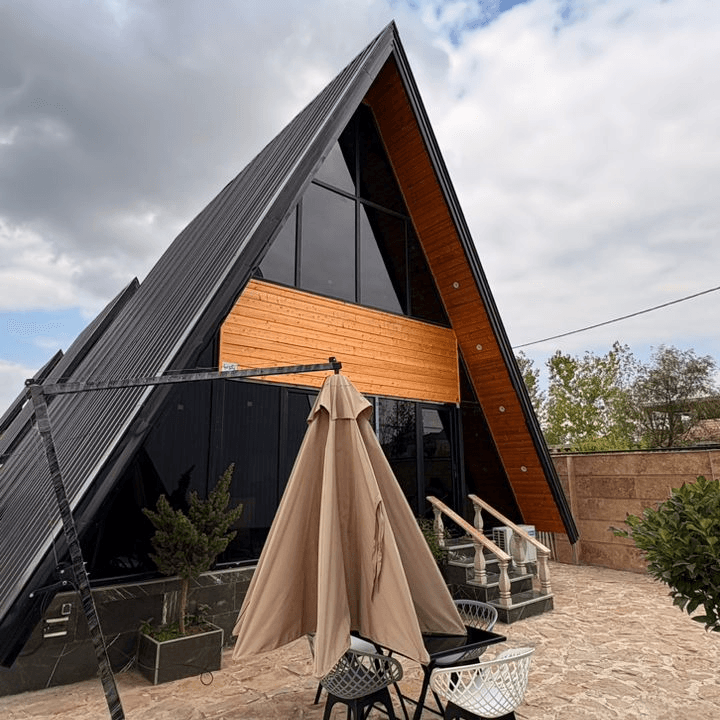 کلبه سوئیسی جنگلی با جکوزی آبگرم در لاکان رشت - تکخواب