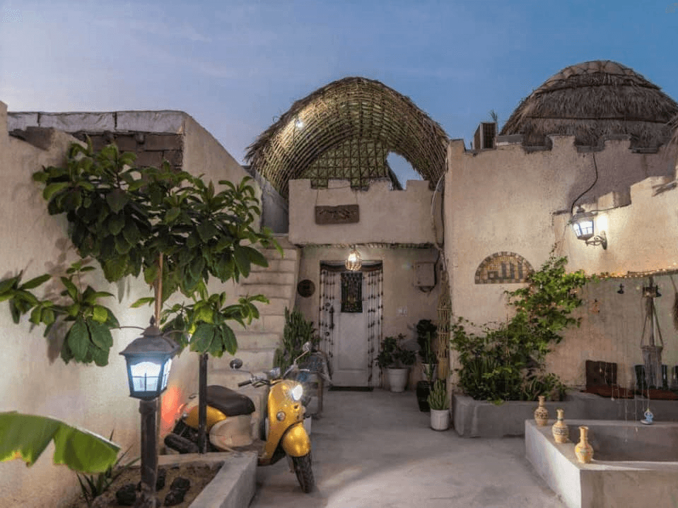 اجاره بومگردی ساحلی در هرمز - رابعه عدویی