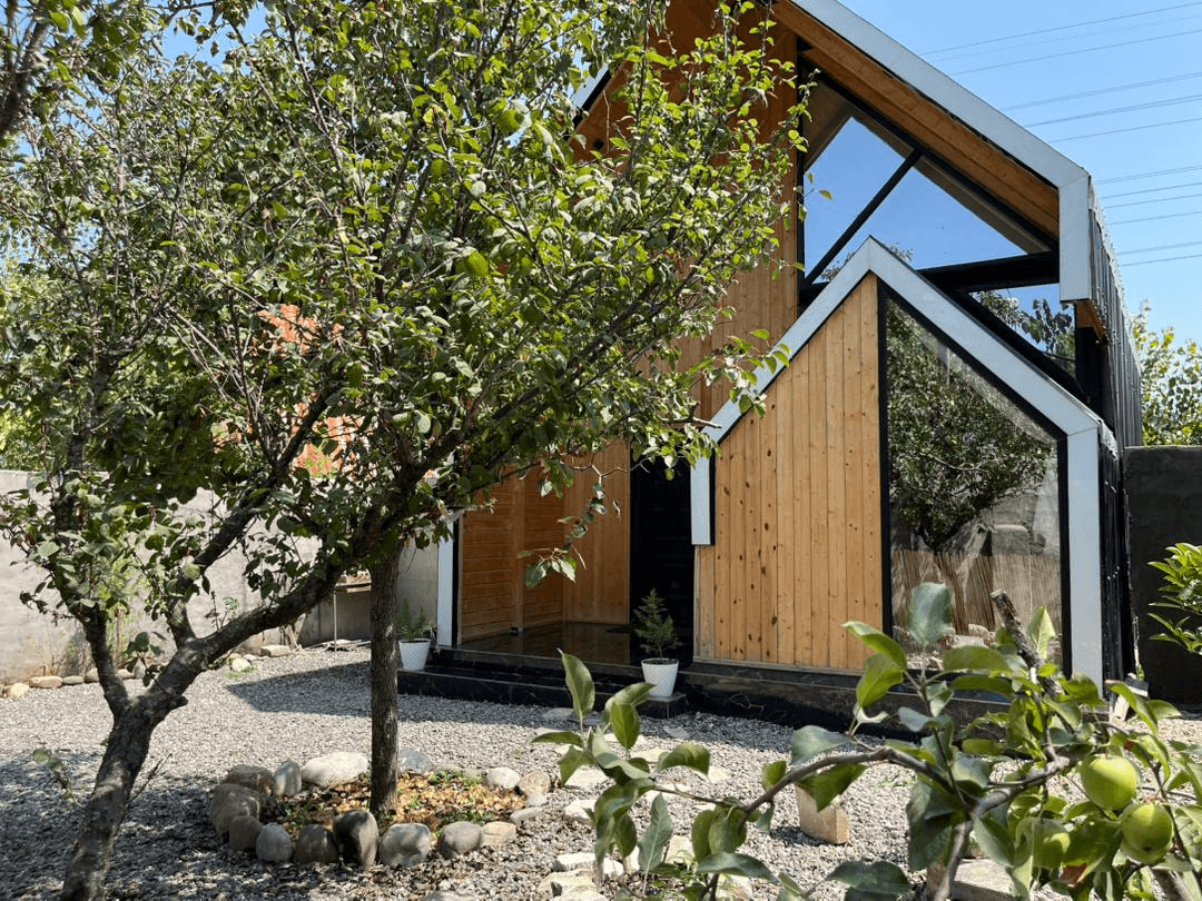 اجاره کلبه سوئیسی جکوزی دار در روستا میانرود رضوانشهر - هیلا 