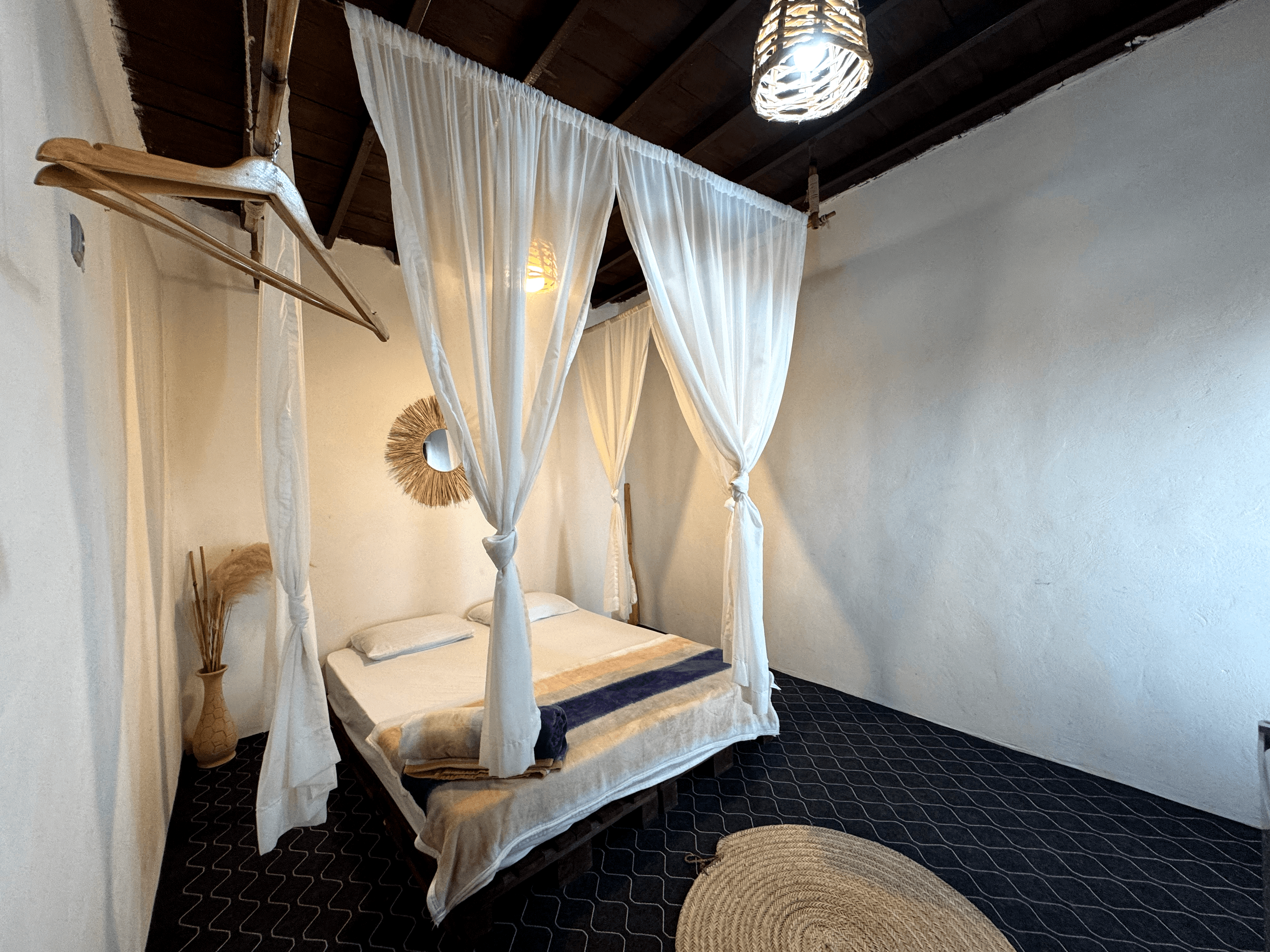 اجاره اقامتگاه بومگردی در روستا جیجیان رمکان قشم - لور 