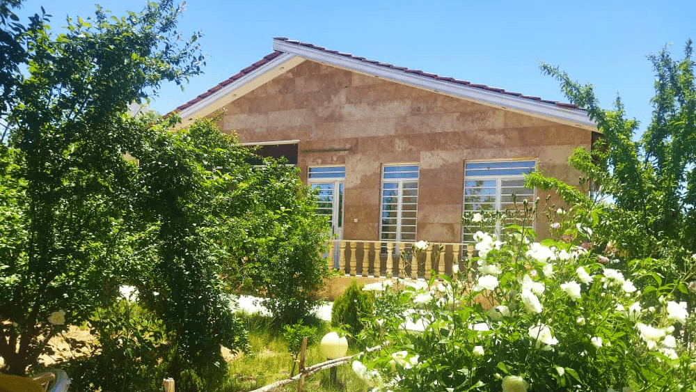 ویلا با استخر سرپوشیده دو خوابه در قلات شیراز