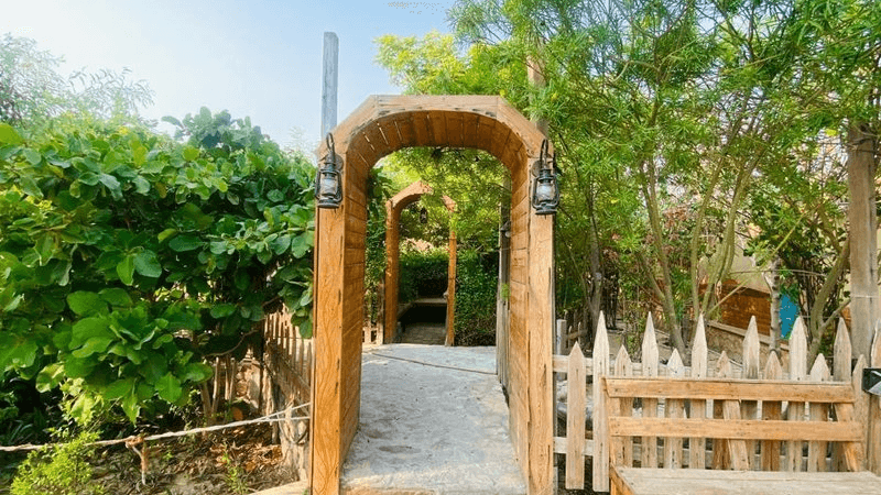 اقامتگاه بومگردی ساحلی در روستای جبرانی بندر دیر 