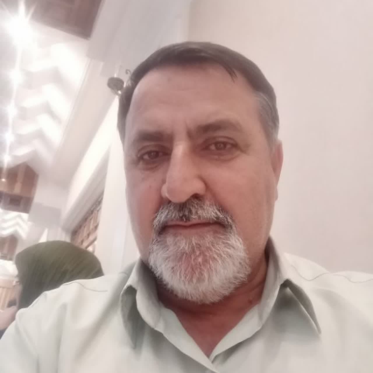 hostIntroImage-علی اکبر وکیل 
