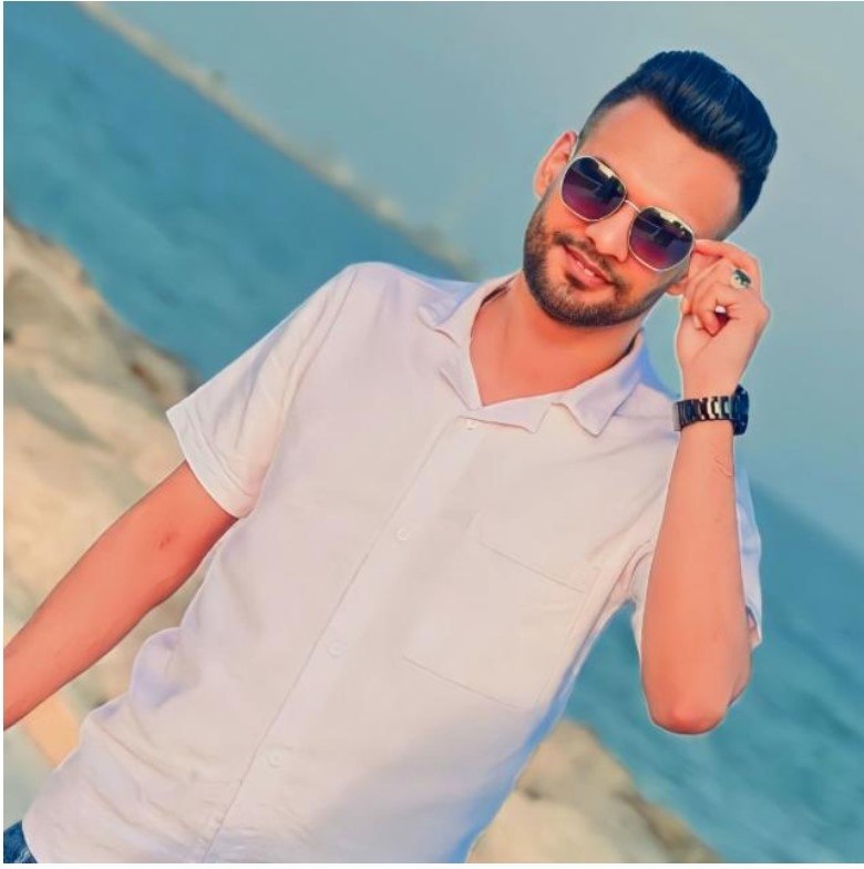 hostIntroImage-محمد نیک زاده نخلی