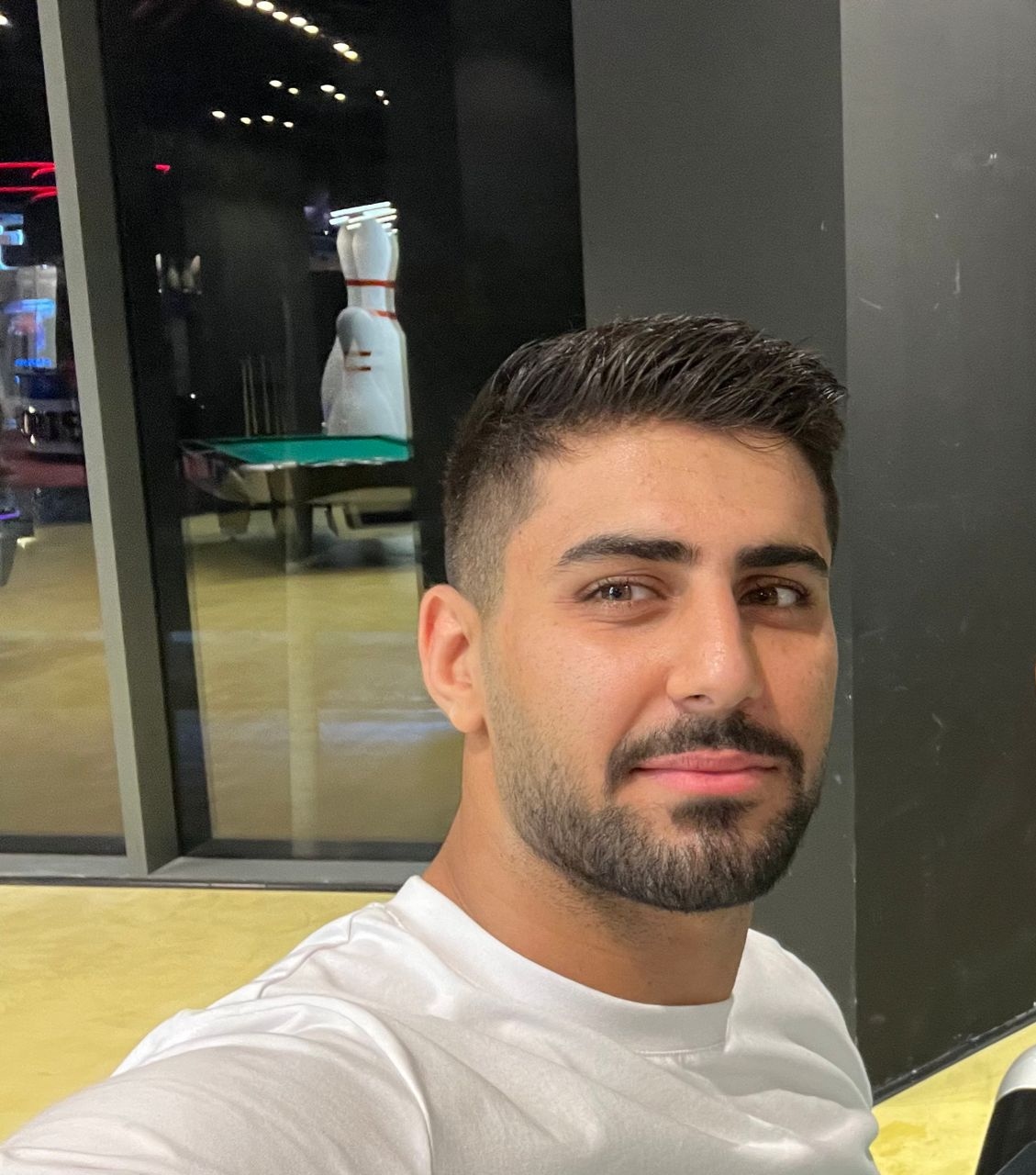 hostIntroImage-علی نیکنام