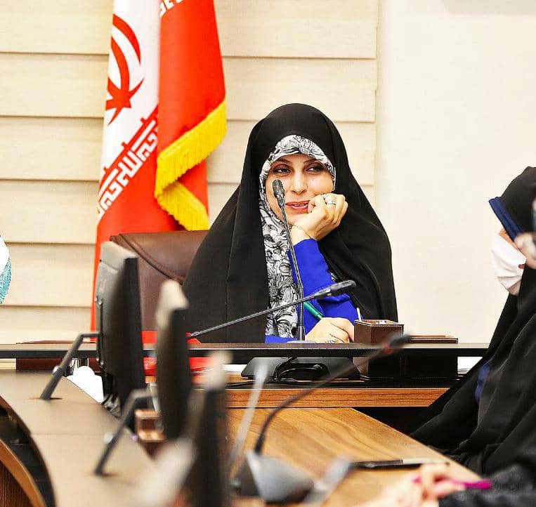 hostIntroImage-سمیه فضلعلی