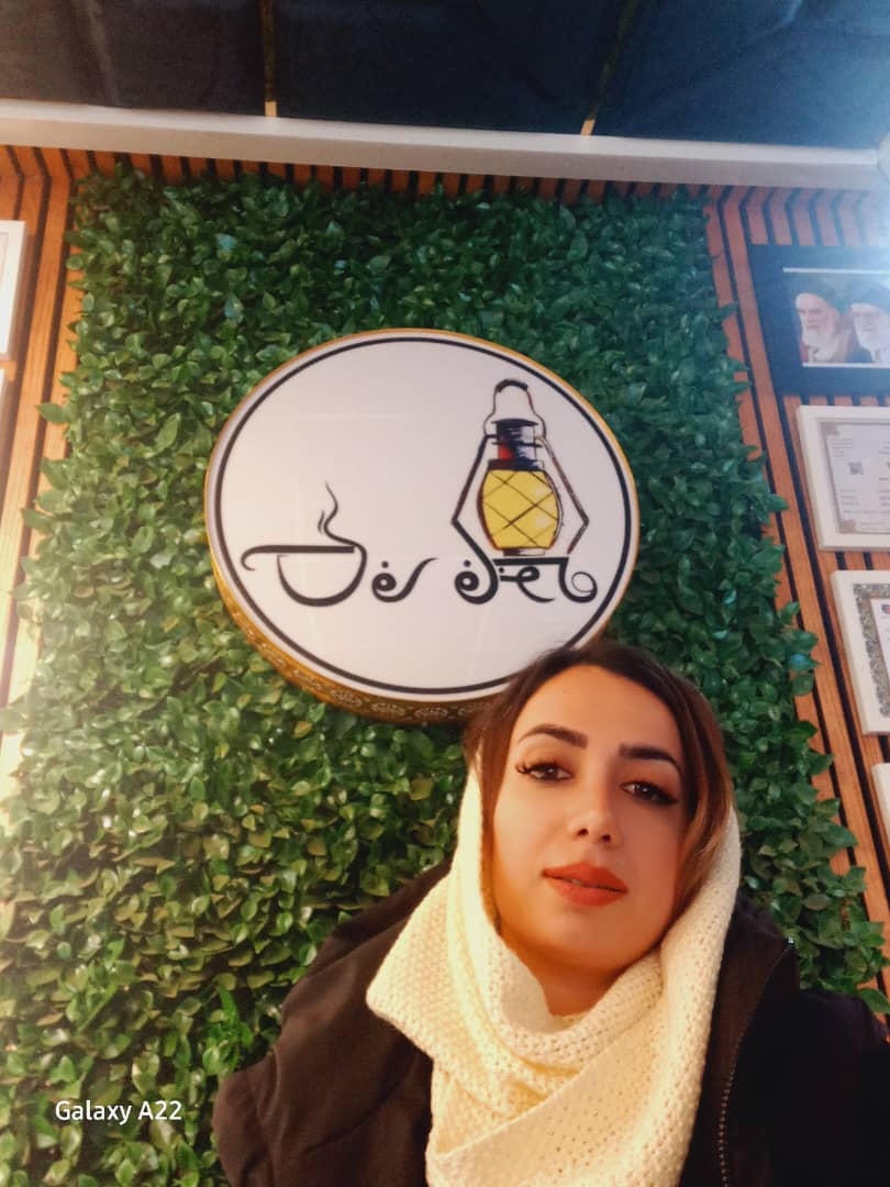 hostIntroImage-مریم دلاوری