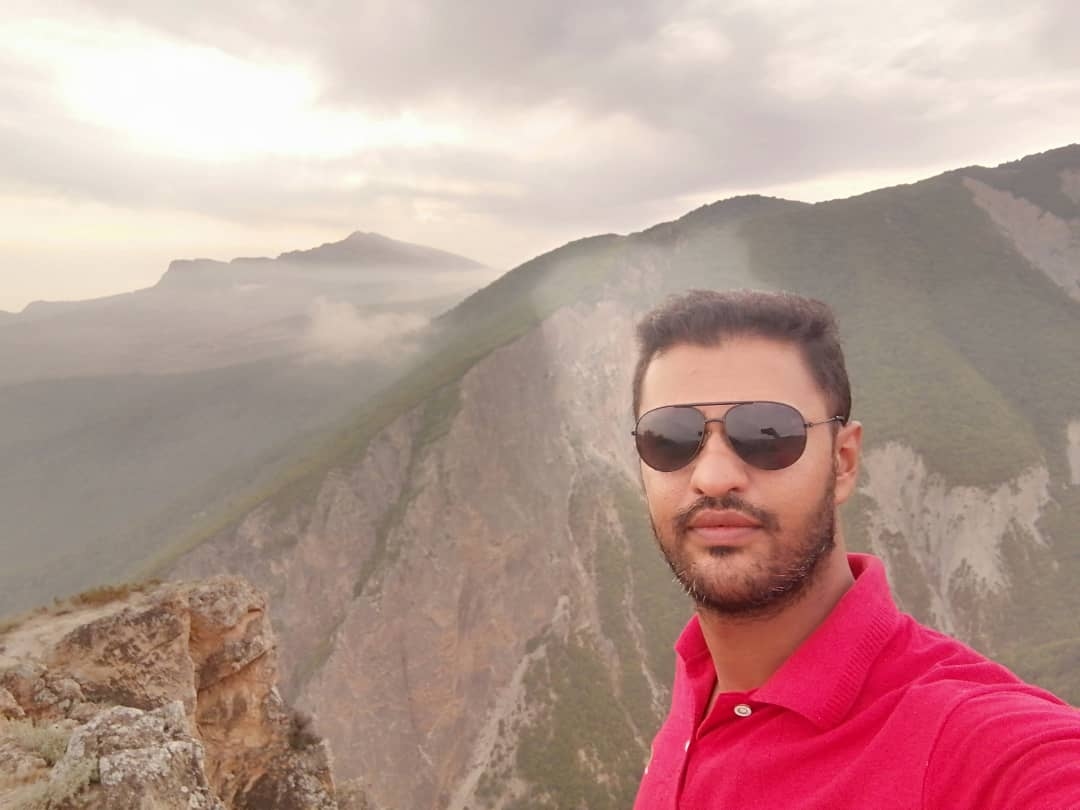 hostIntroImage-کامبیز رایج