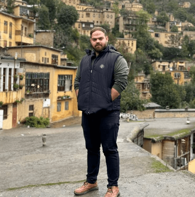 hostIntroImage-سید علی حسینی