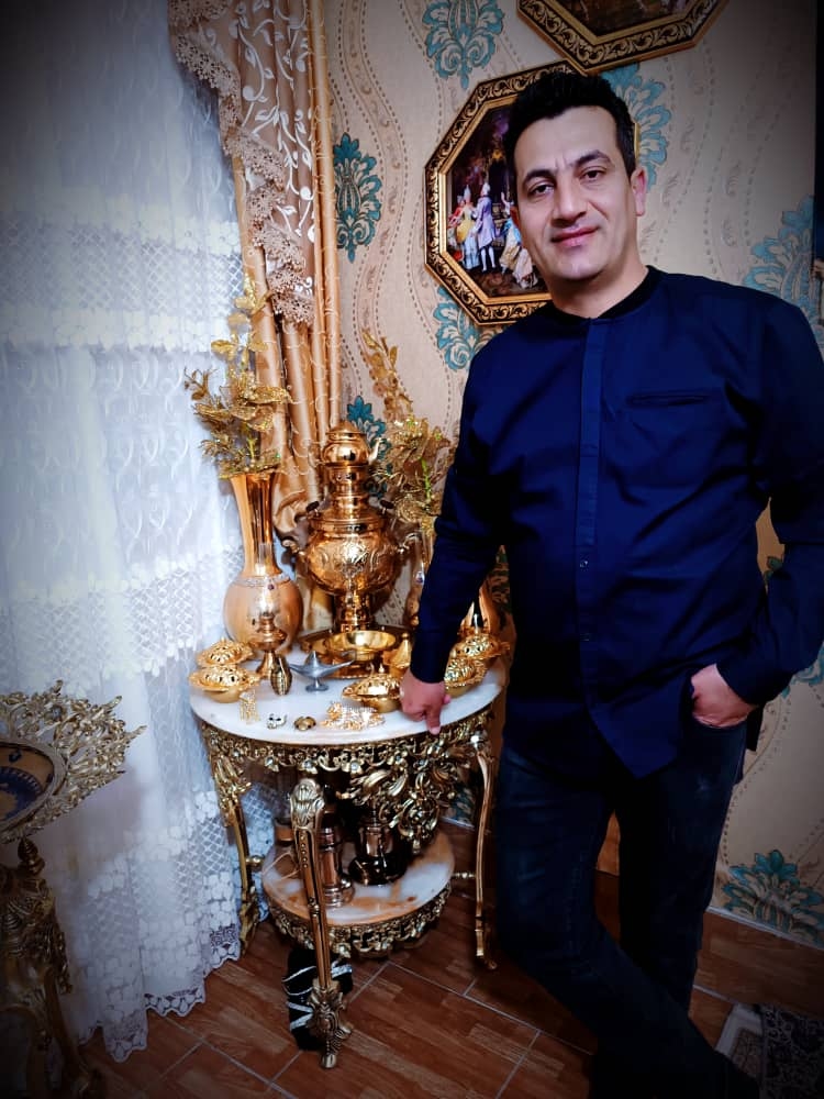 hostIntroImage-روح اله قربانی