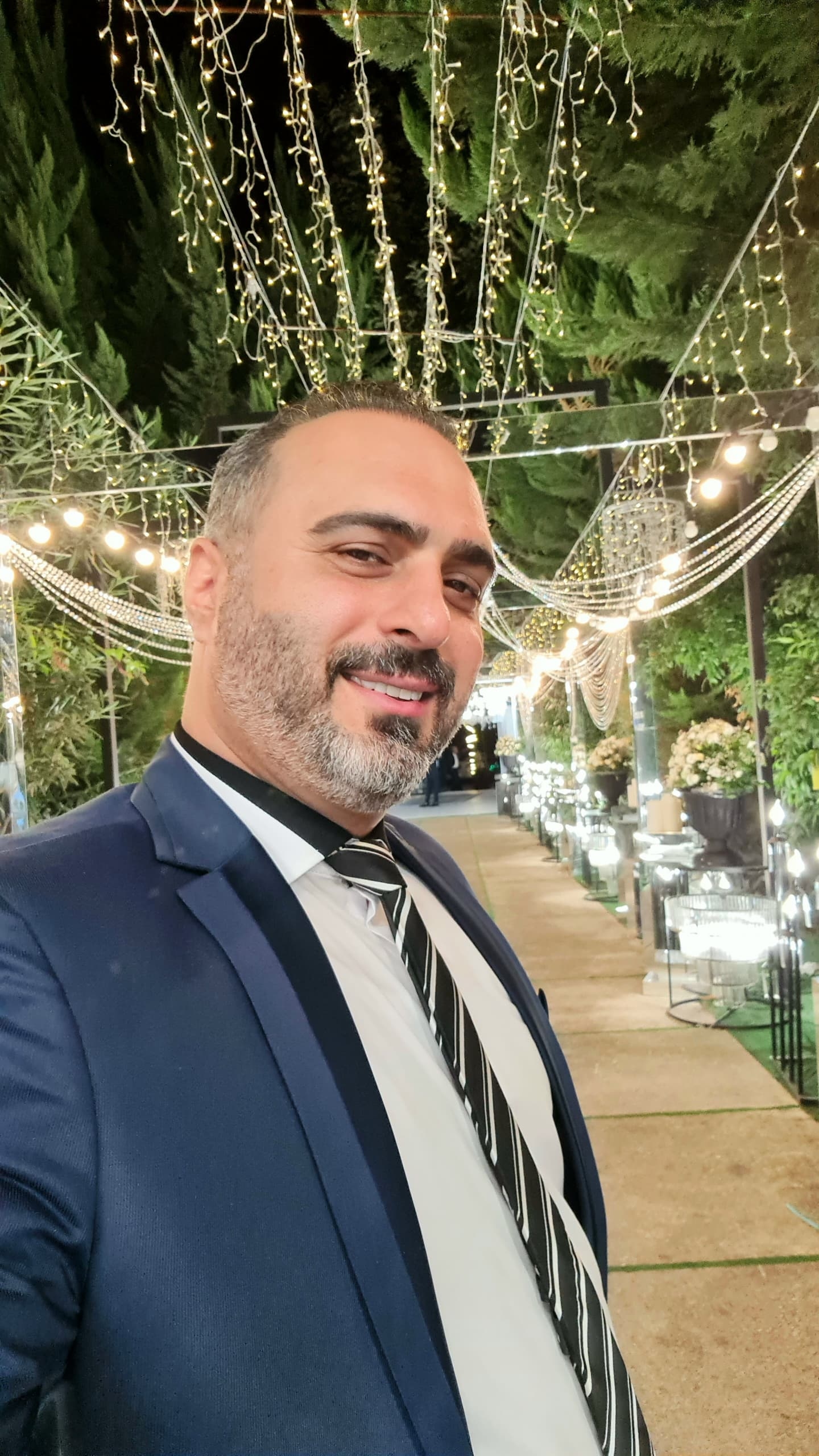 hostIntroImage-جمشید پرهیزکار 