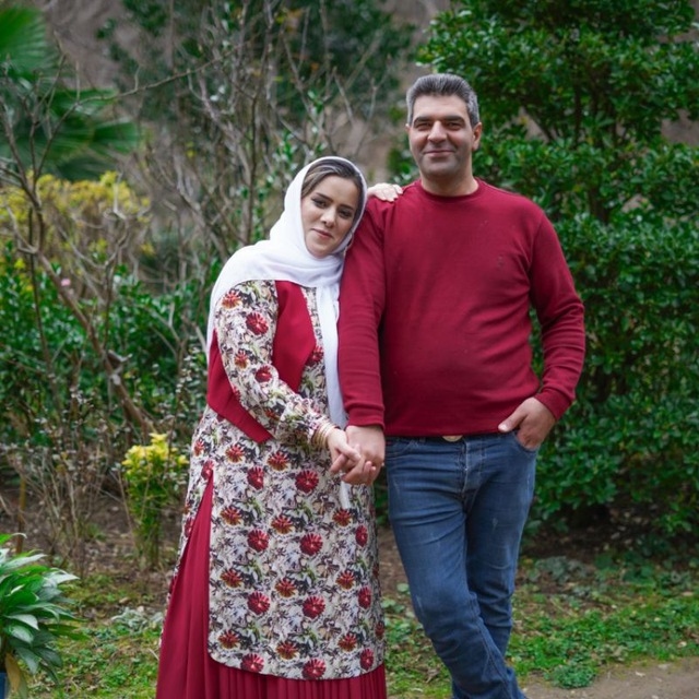 hostIntroImage-نادر غمگین ناوی