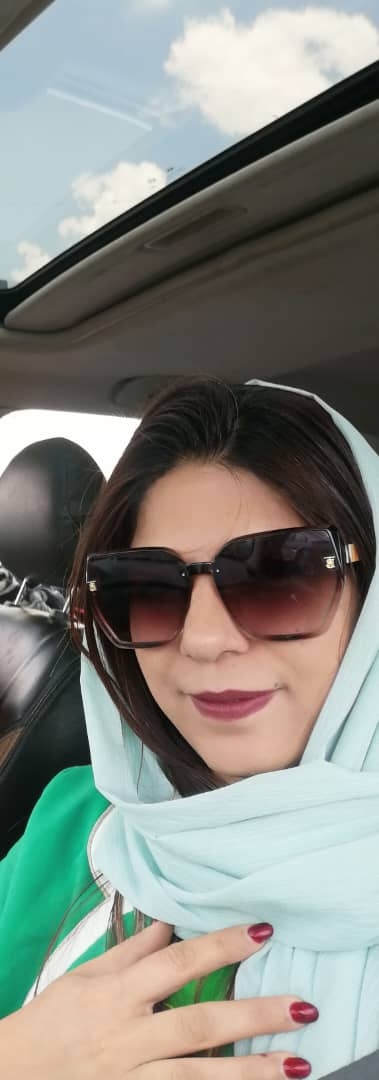 hostIntroImage-رویا گزی 