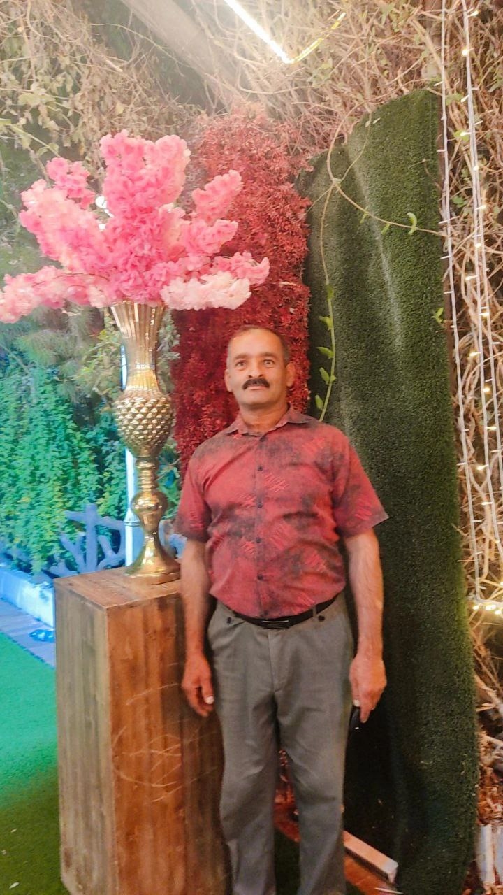hostIntroImage-شکراله نعمتی 