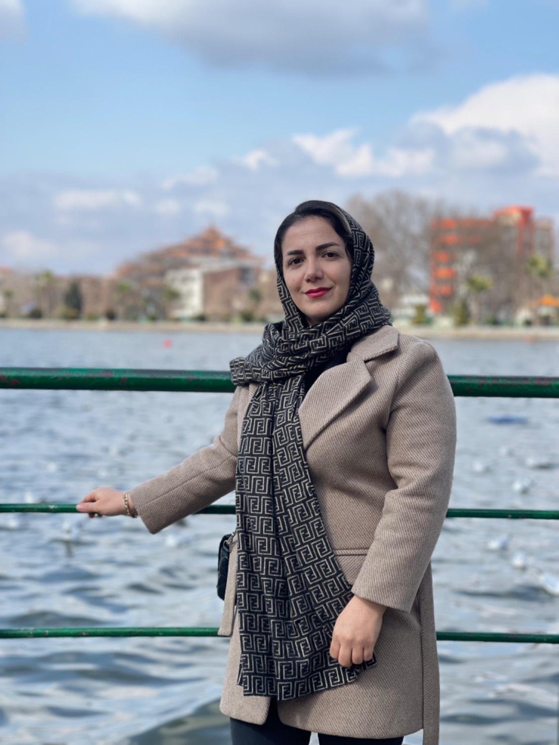 hostIntroImage-سمانه صفایی