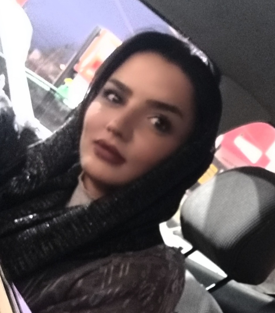 hostIntroImage-افسانه زارع